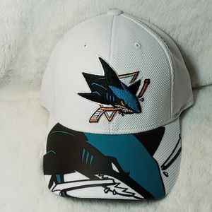 N.H.L. SHARKS . REEBOK ROUNDBRIM